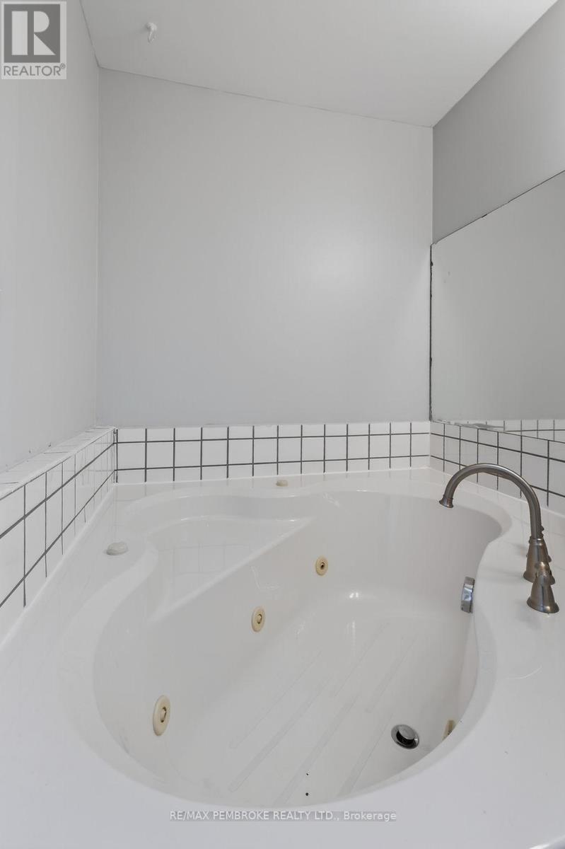 466 GOURLEY AVENUE - 28