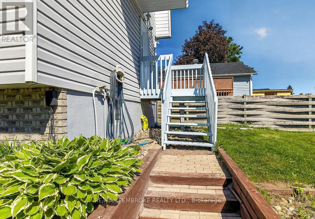 466 GOURLEY AVENUE - 38