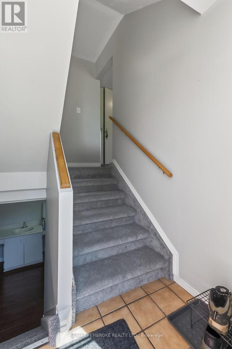 466 GOURLEY AVENUE - 4
