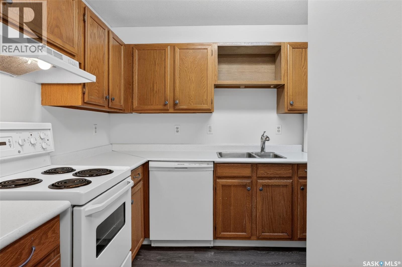 #201 431 4th AVENUE N - 11