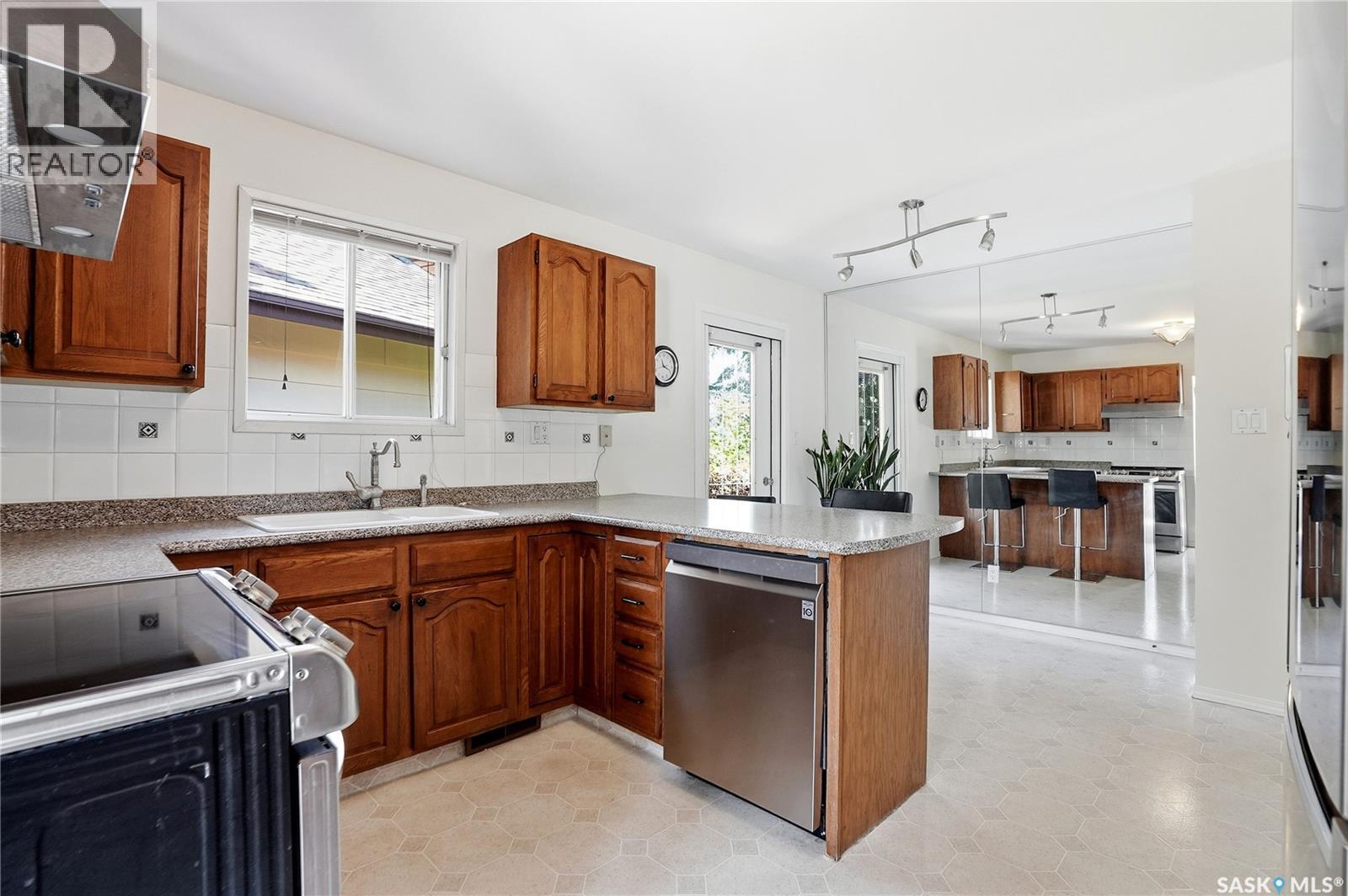 318 Nokomis PLACE - 31