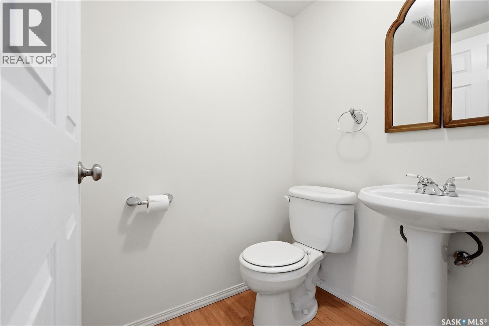 318 Nokomis PLACE - 40