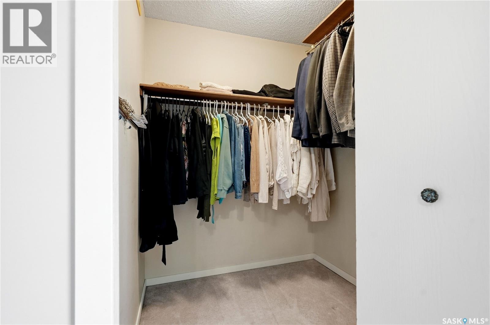318 Nokomis PLACE - 43