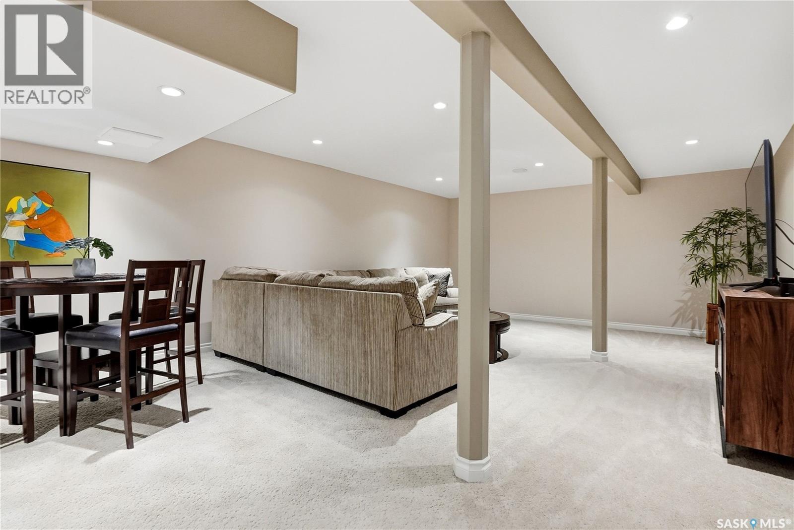318 Nokomis PLACE - 52
