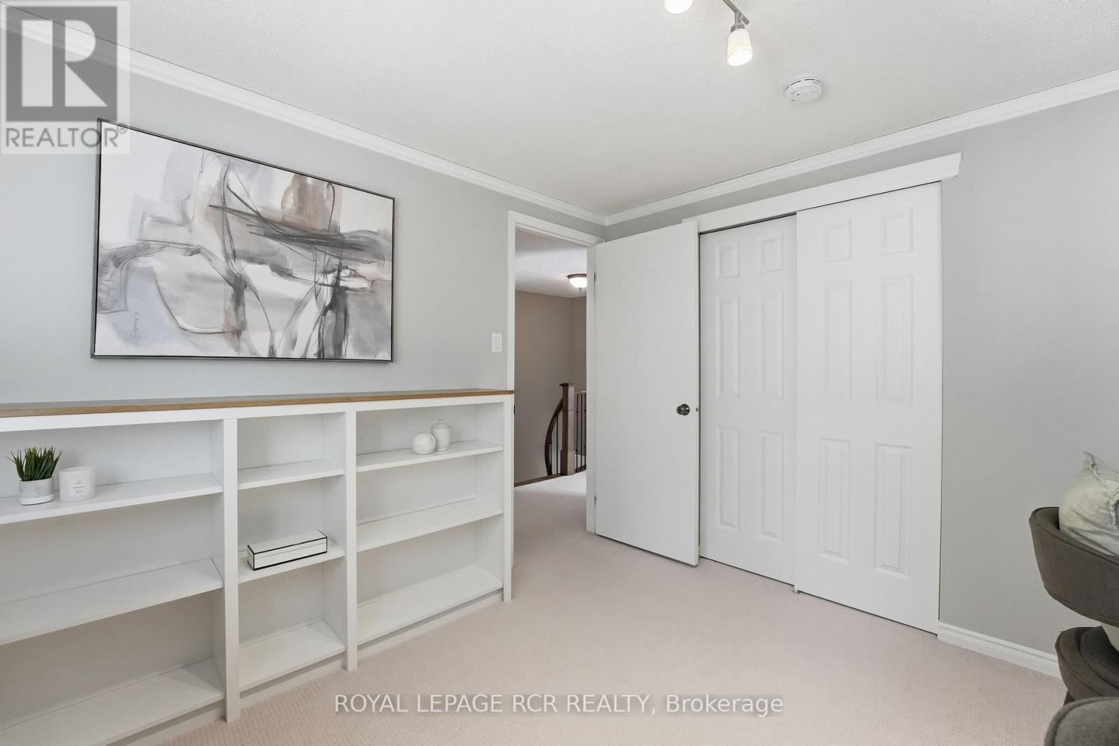 40 MOFFAT CRESCENT - 29