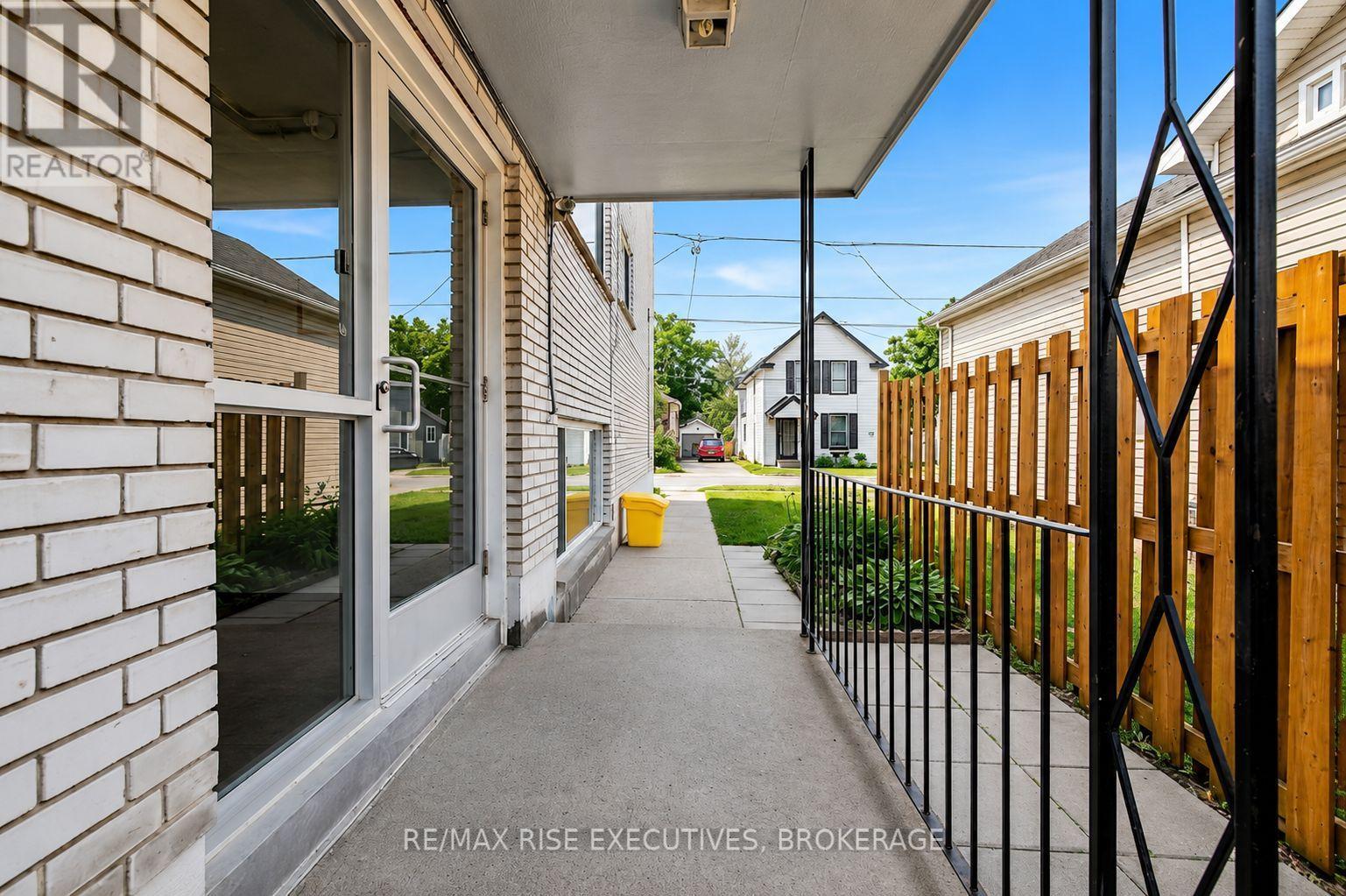 48 STEPHEN STREET - 3