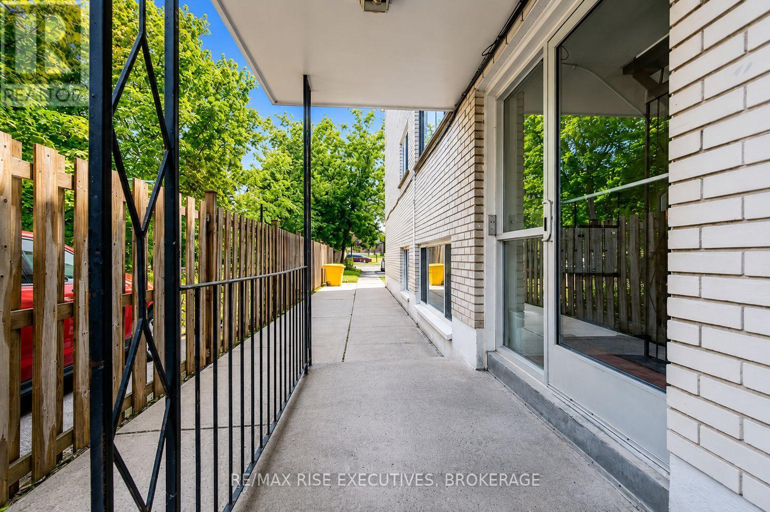 48 STEPHEN STREET - 4