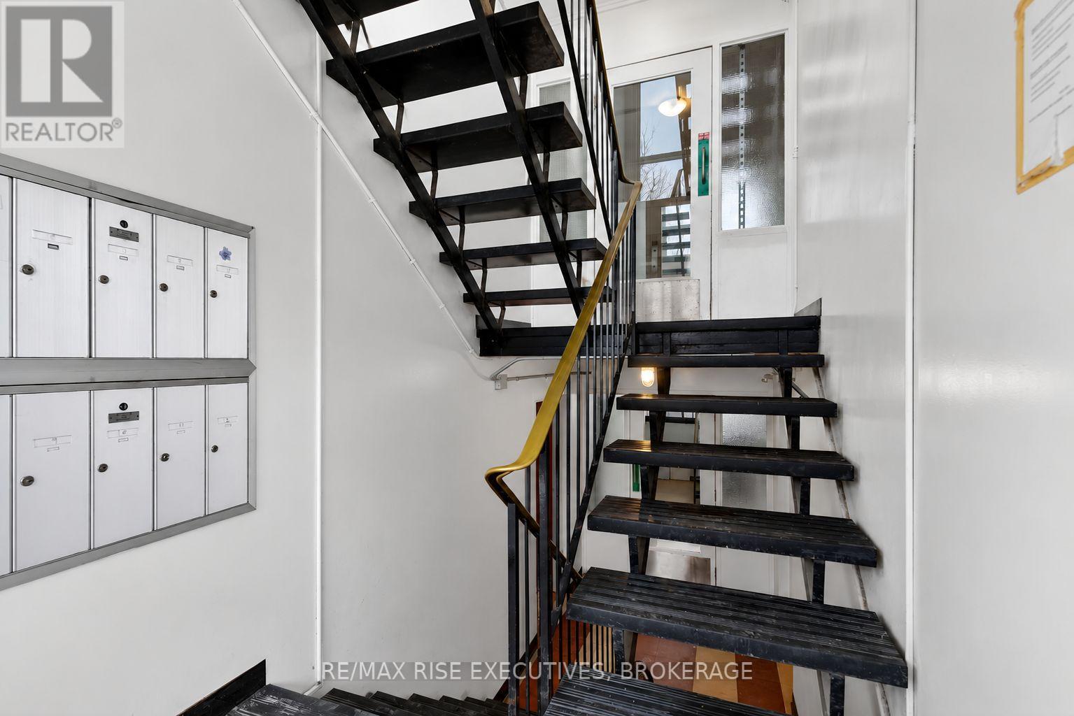 48 STEPHEN STREET - 5