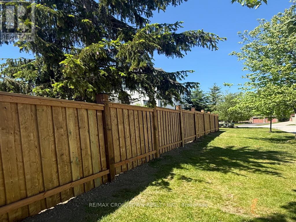 11 KENSINGTON TRAIL - 42
