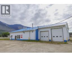 1011 Se Frontage Road, Mcbride, BC V0J2E0 Photo 6