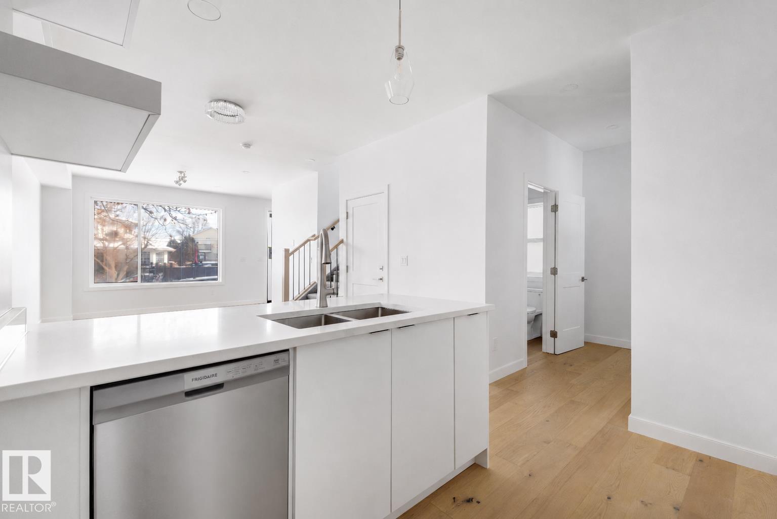7927 112S AV NW - 26