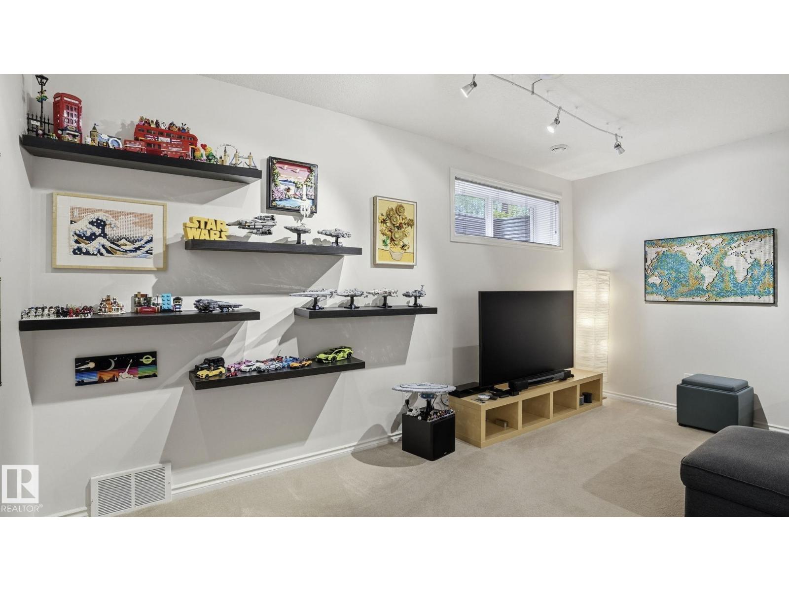 9551 73 AV NW - 30