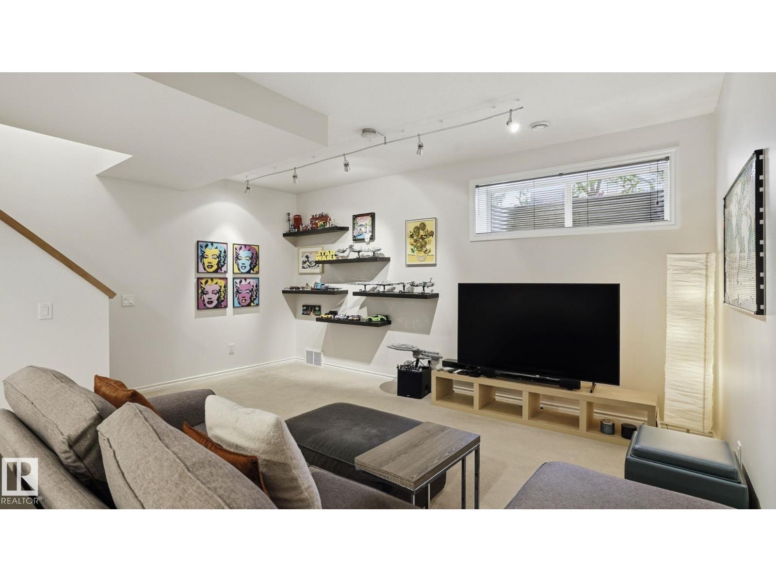 9551 73 AV NW - 33