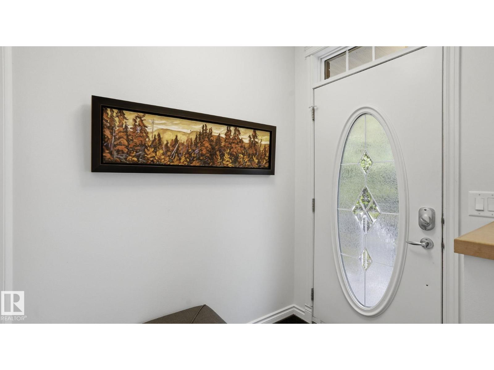 9551 73 AV NW - 4