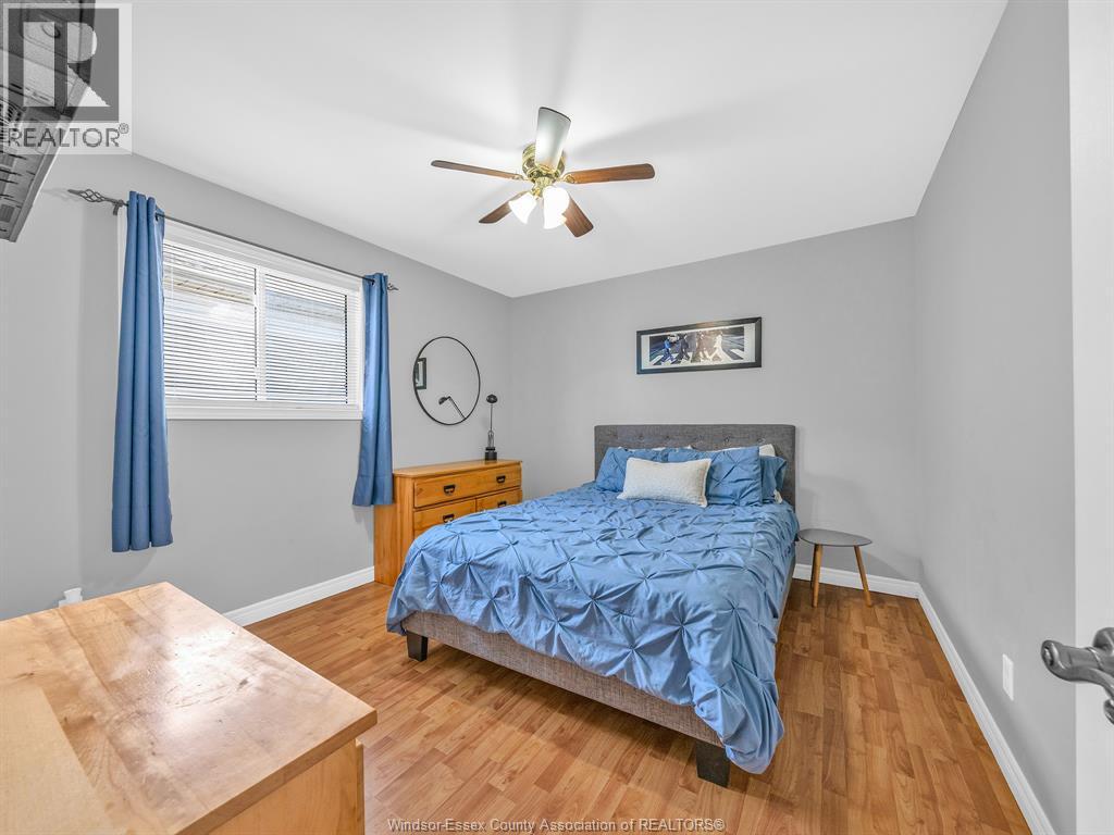 382 THORN RIDGE - 15