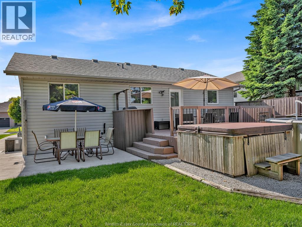 382 THORN RIDGE - 36