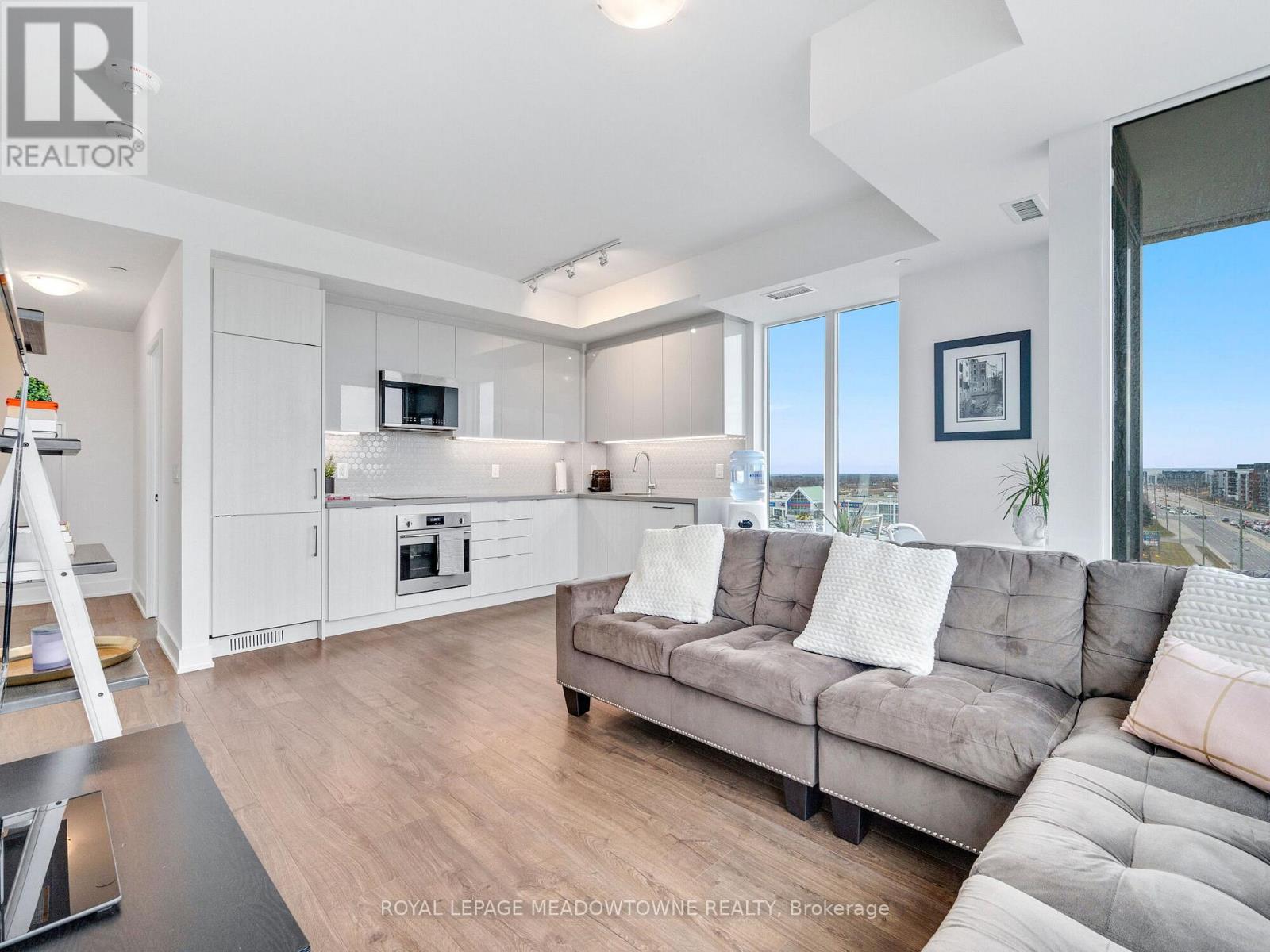 #714 2489 TAUNTON ROAD - 6