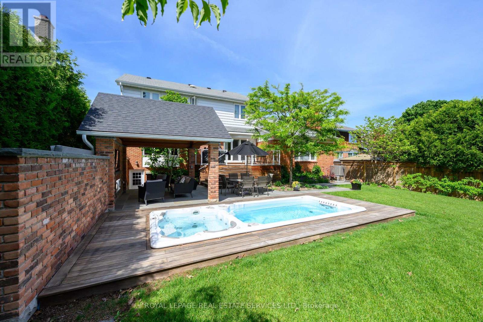 1990 FIELDGATE DRIVE - 18
