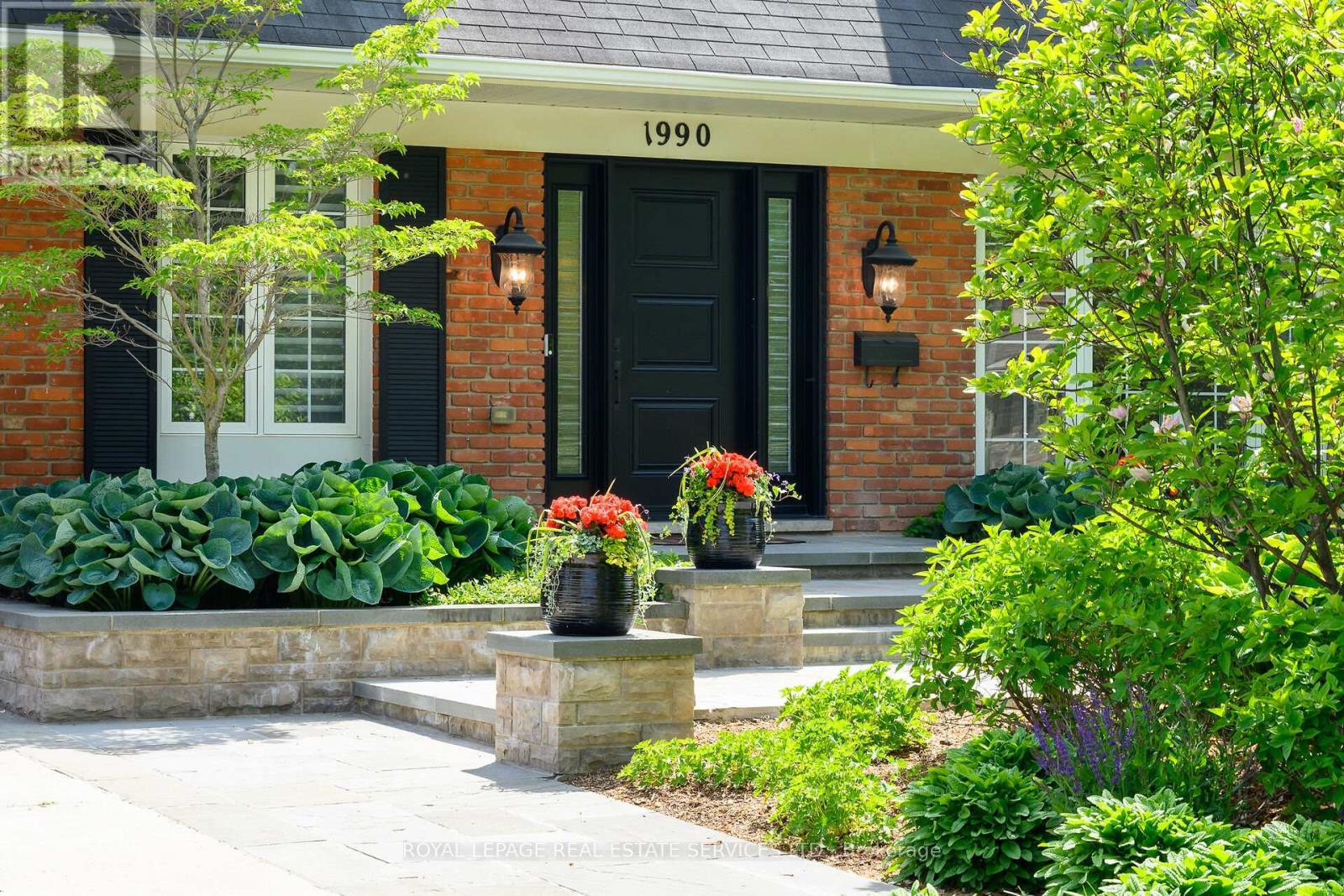 1990 FIELDGATE DRIVE - 2