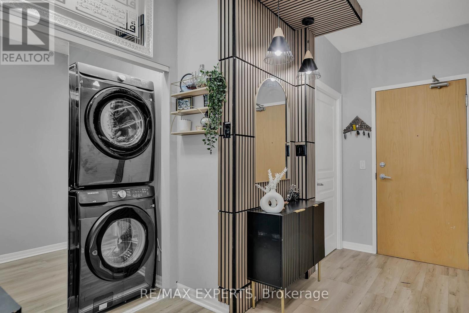 #401 220 BURNHAMTHORPE ROAD - 9