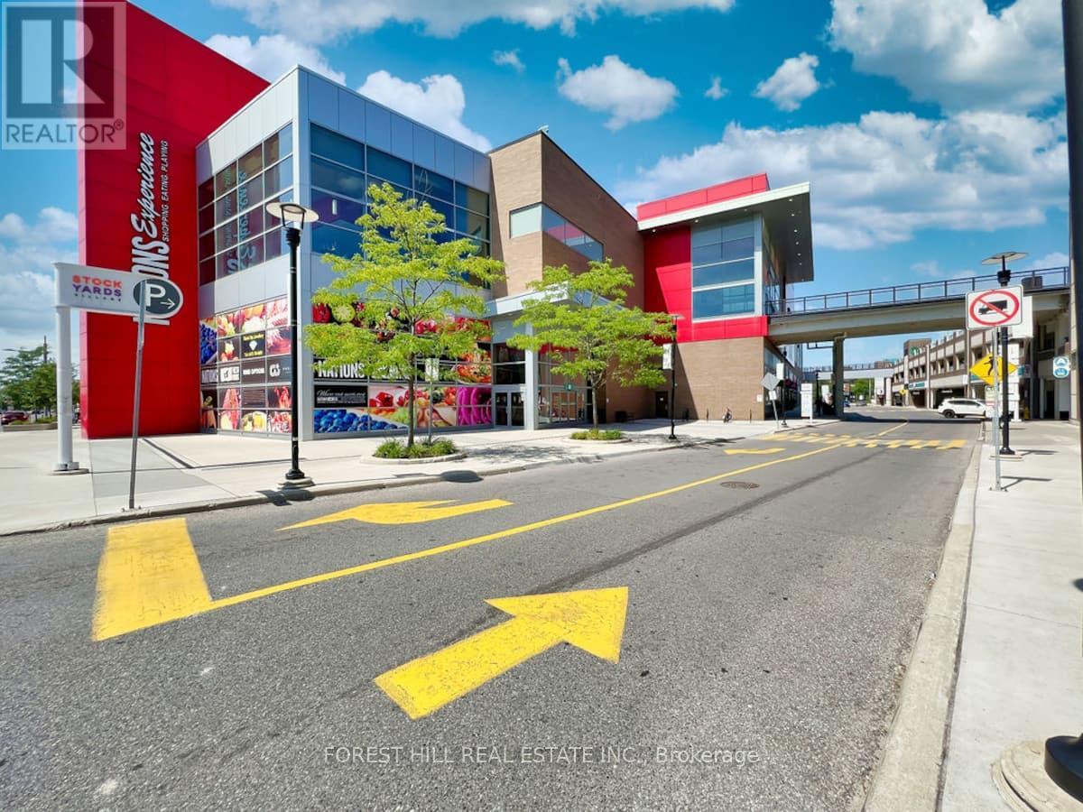 #103 2300 ST CLAIR AVENUE W - 33