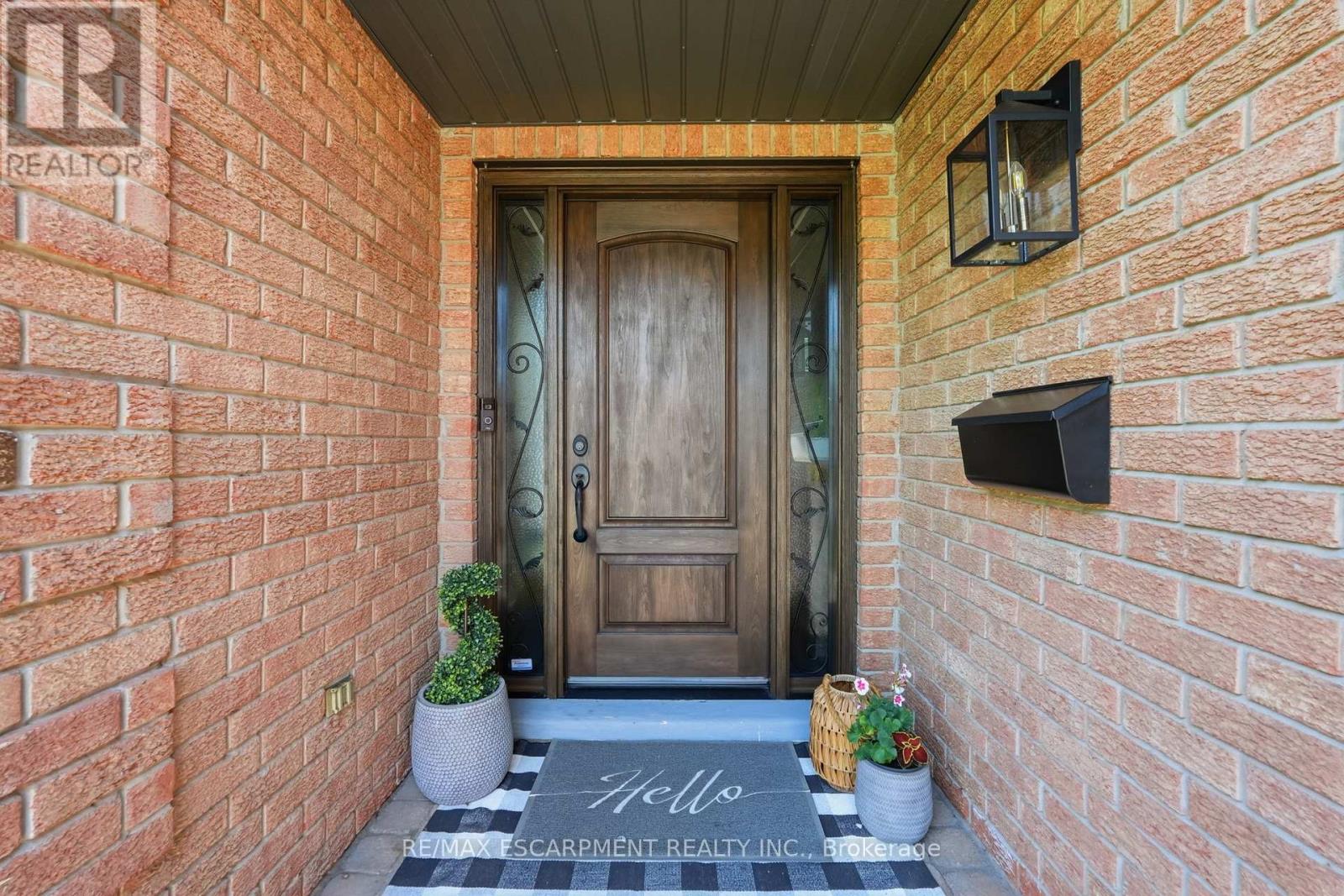 2418 BUTTERNUT CRESCENT - 3