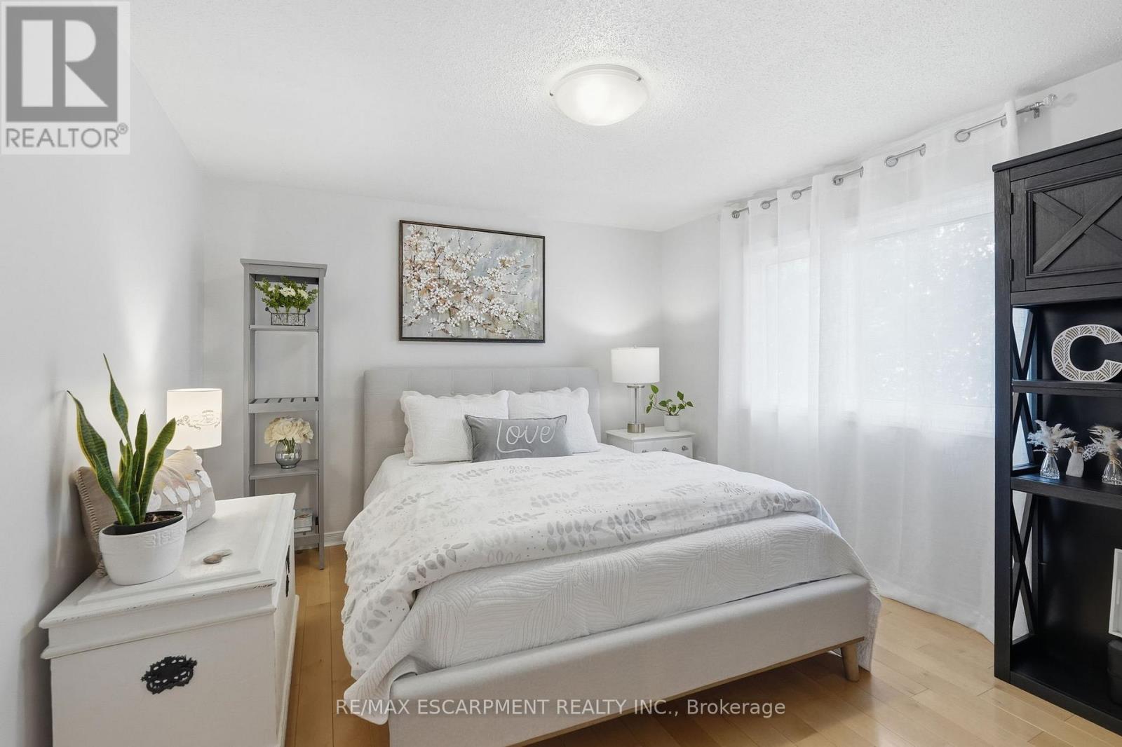 2418 BUTTERNUT CRESCENT - 31