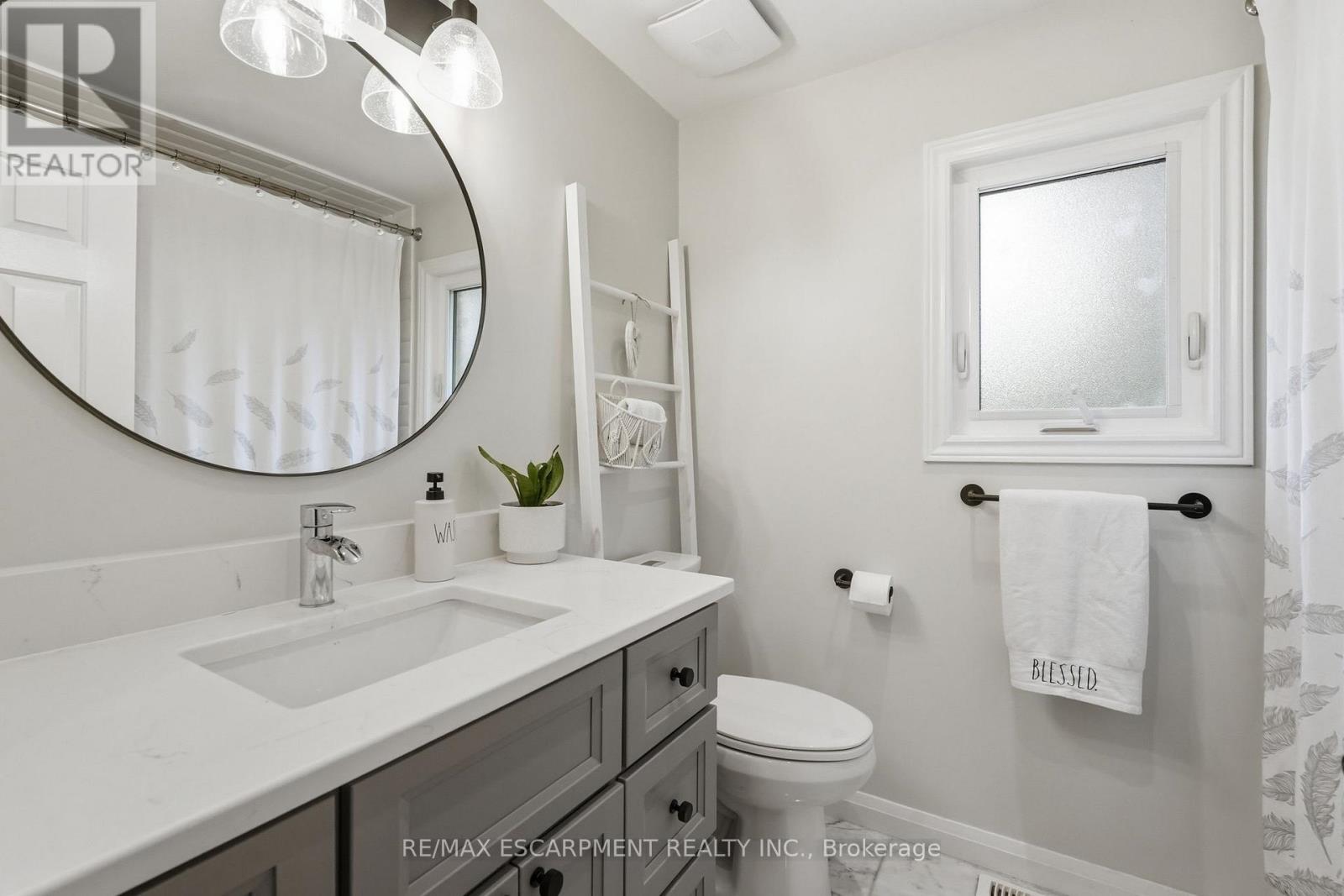 2418 BUTTERNUT CRESCENT - 36