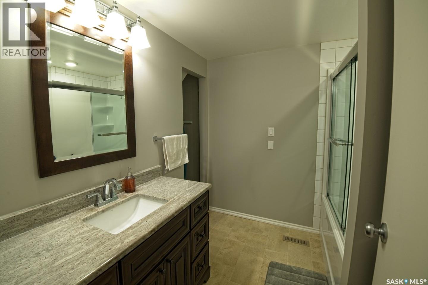 101 5th AVENUE S - 12