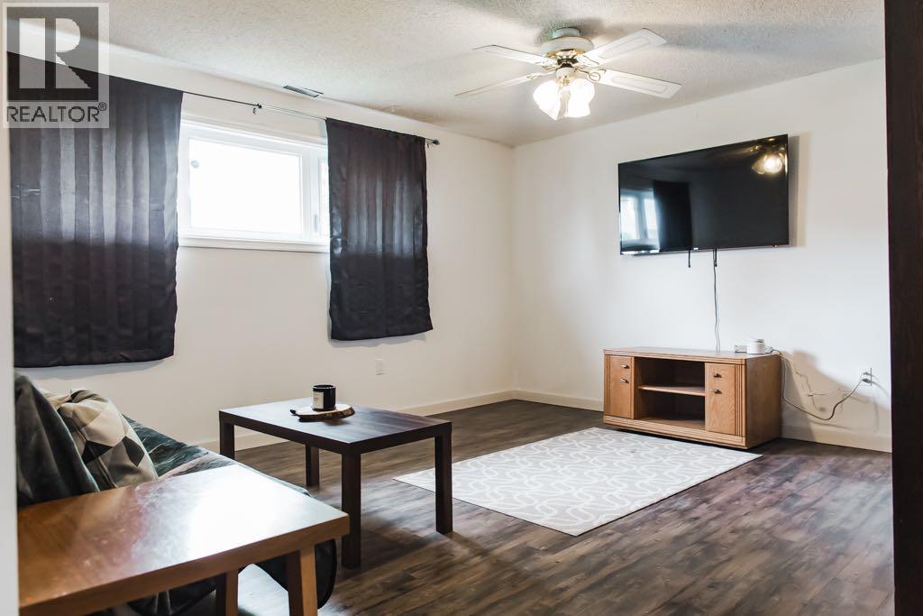 9332 70A Avenue - 17