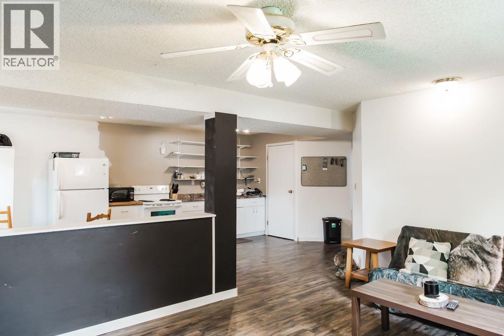 9332 70A Avenue - 21