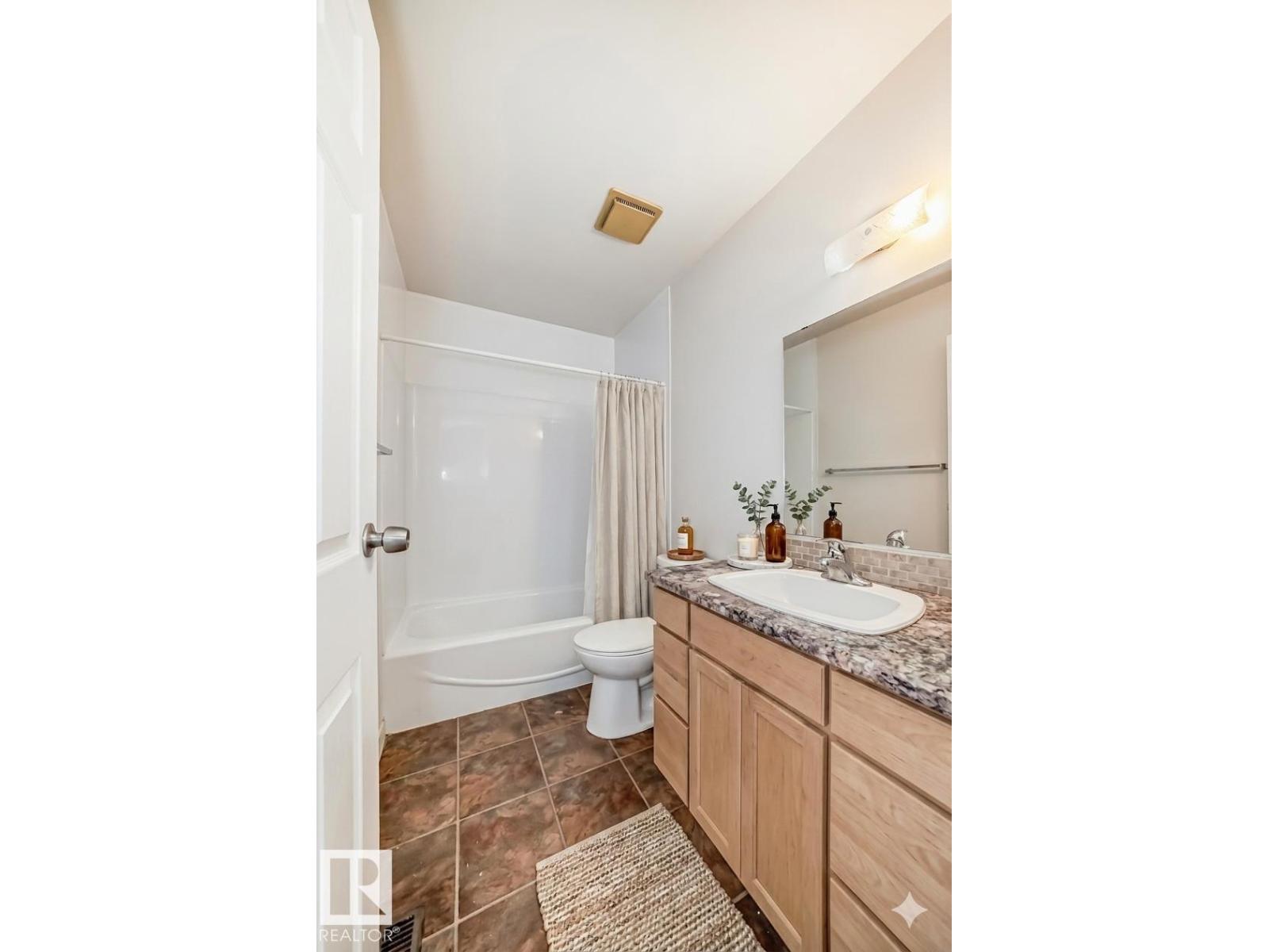 3139 109 ST NW - 21