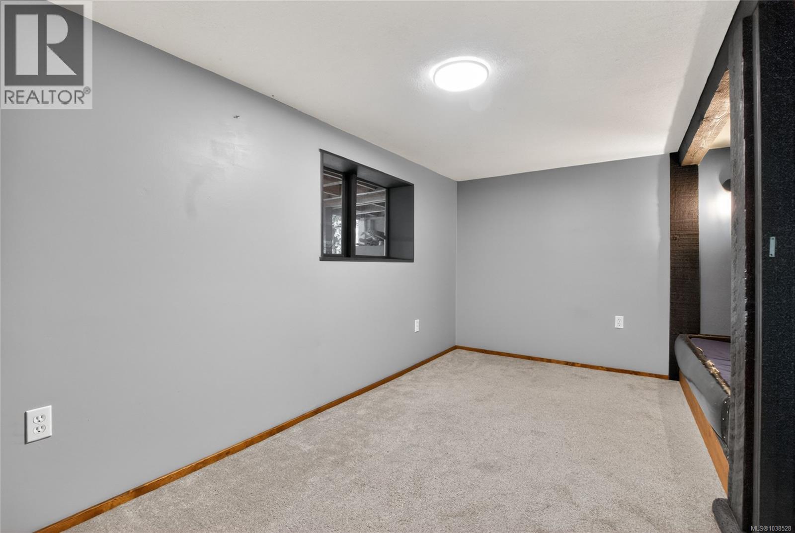 1038 Redcap St - 34