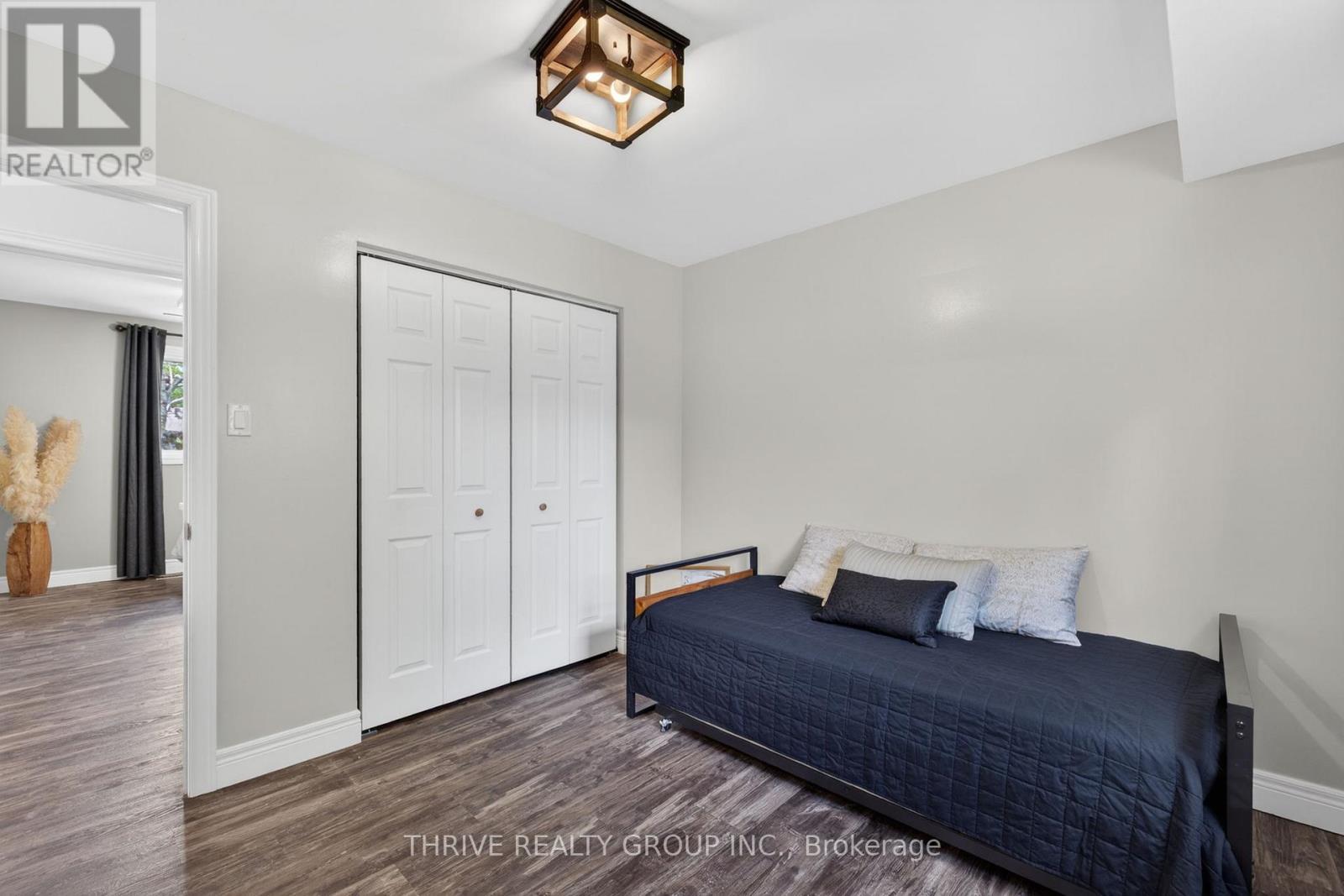 85 VANBUSKIRK DRIVE - 18