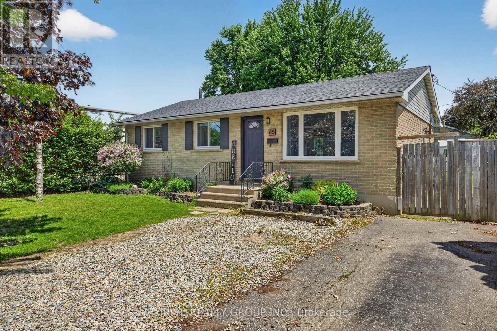 85 VANBUSKIRK DRIVE - 2