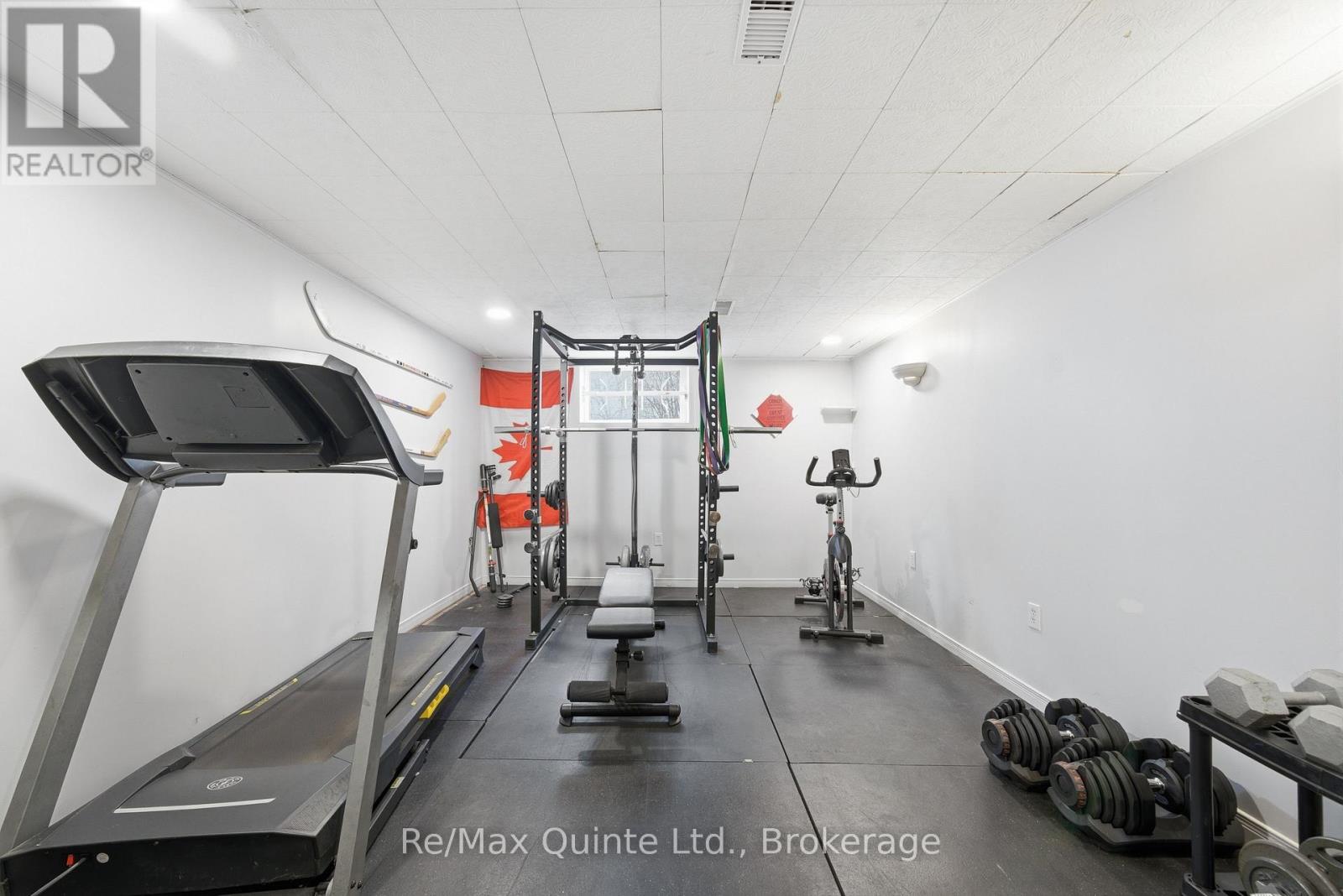 26 APPLEWOOD DRIVE - 31