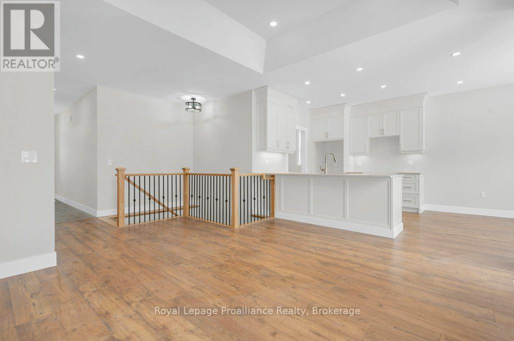 8 DUNMOR STREET - 12