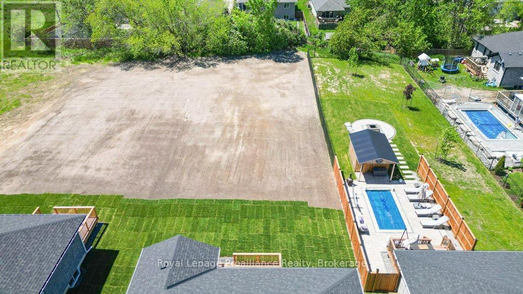 8 DUNMOR STREET - 39