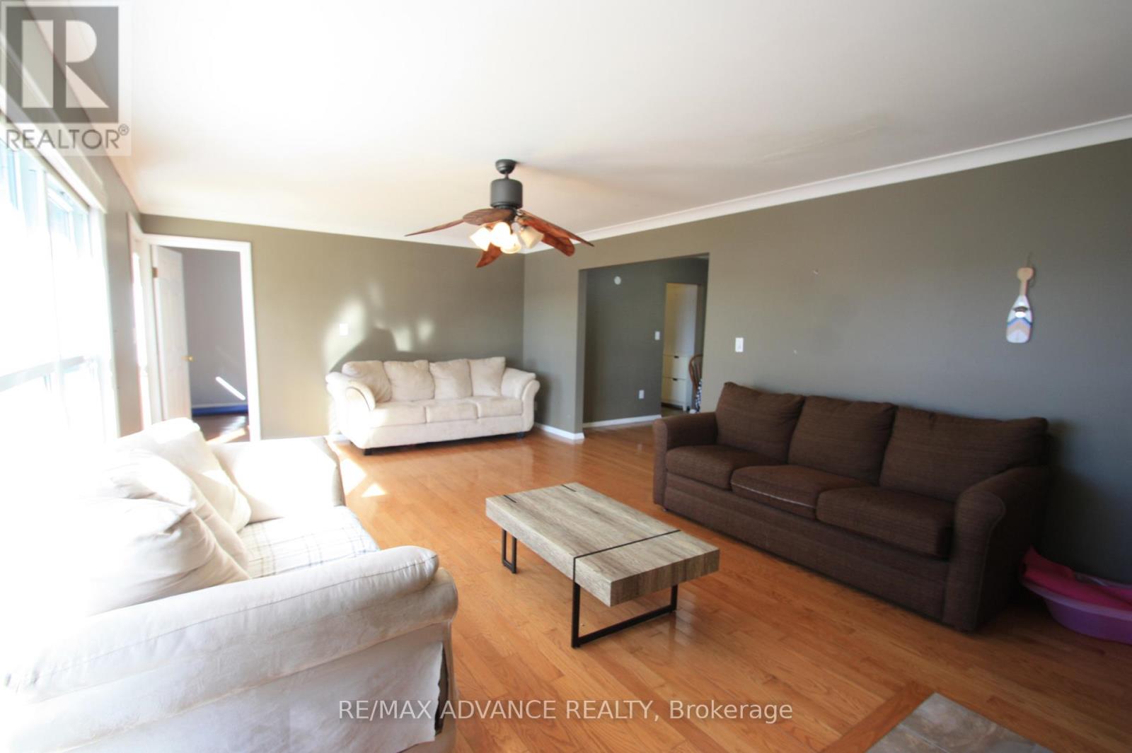 77 ROCKVIEW ROAD - 34