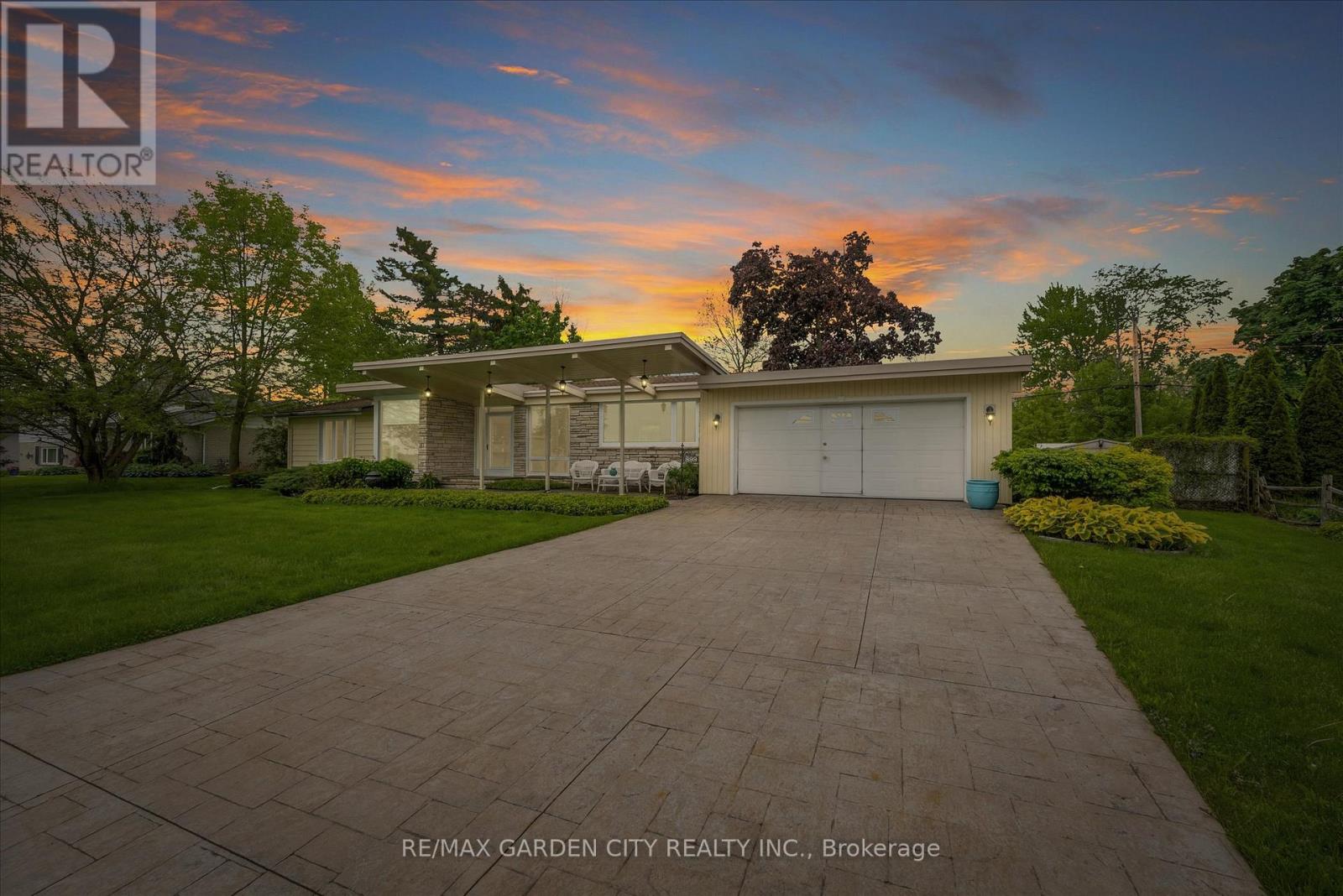 899 NIAGARA PARKWAY