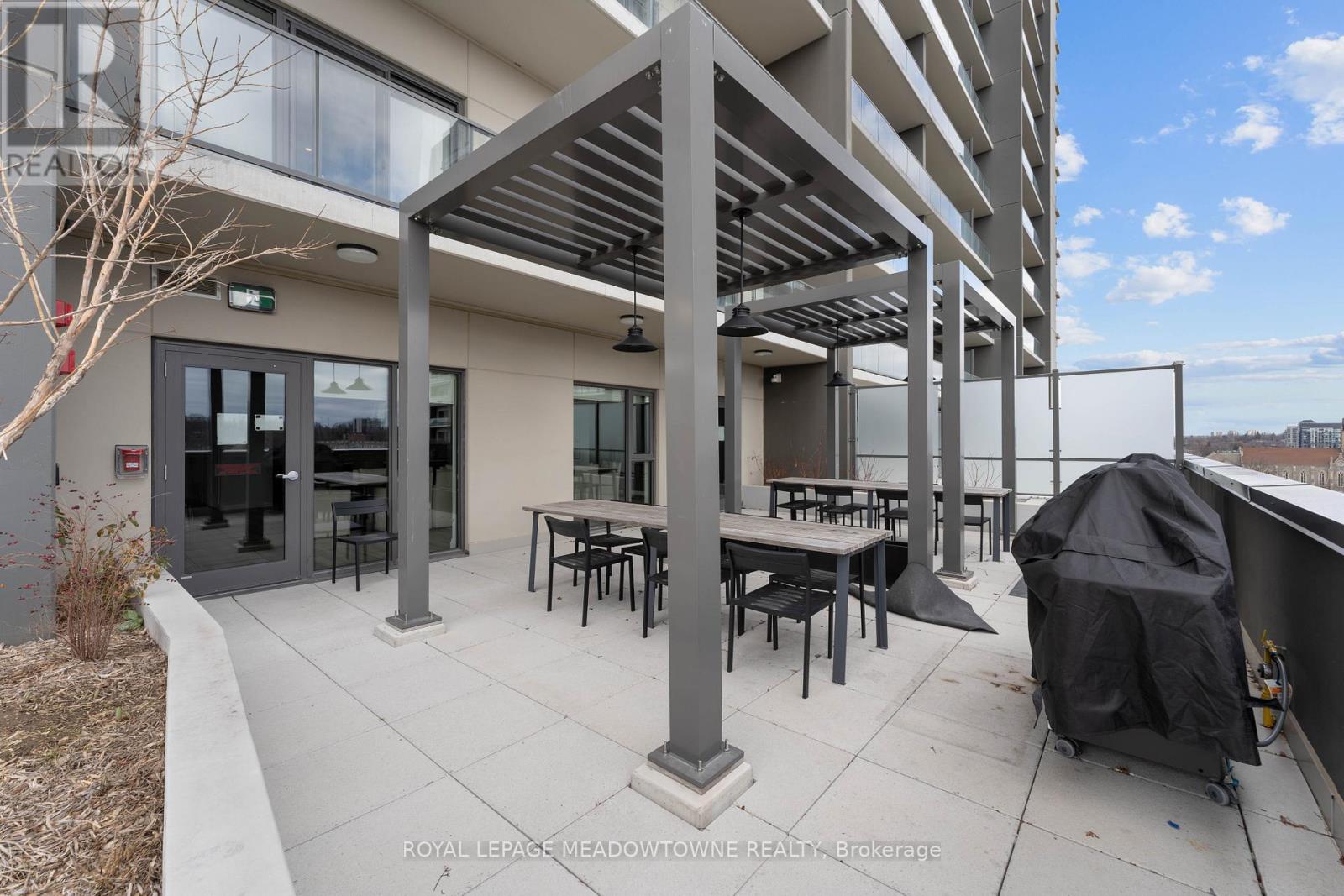 #1304 15 GLEBE STREET E - 25