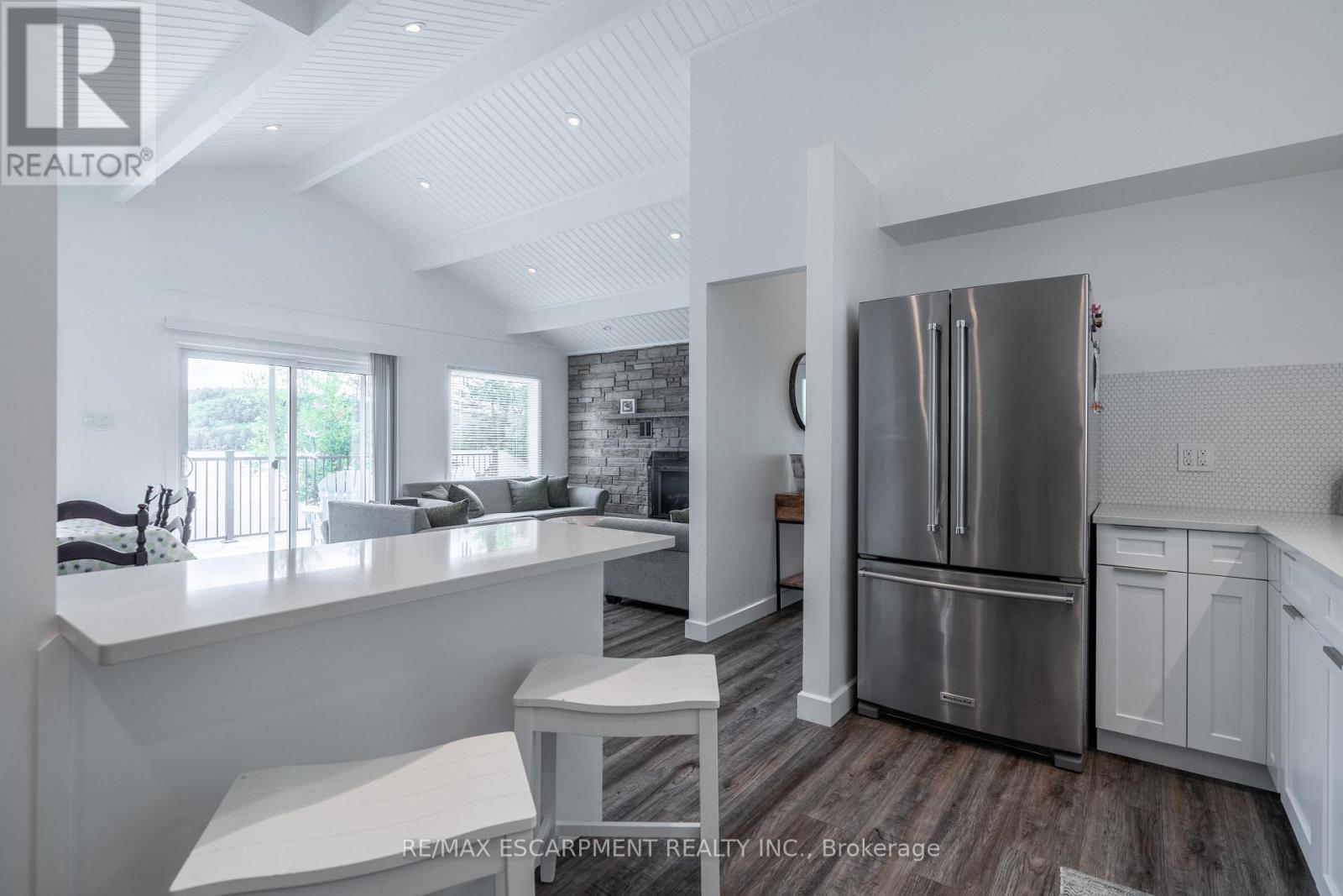 1056 INAWENDAWIN ROAD - 12