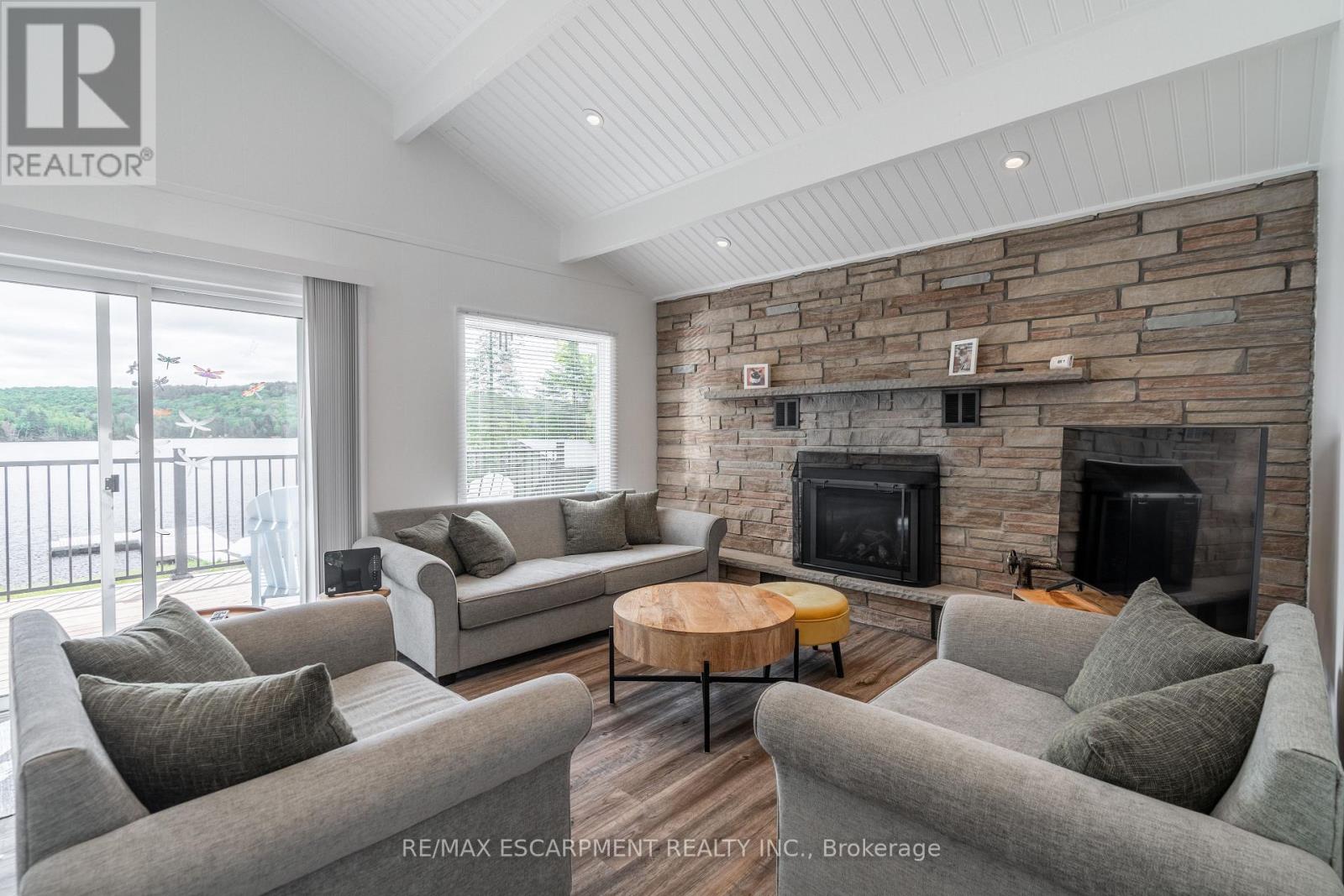1056 INAWENDAWIN ROAD - 14