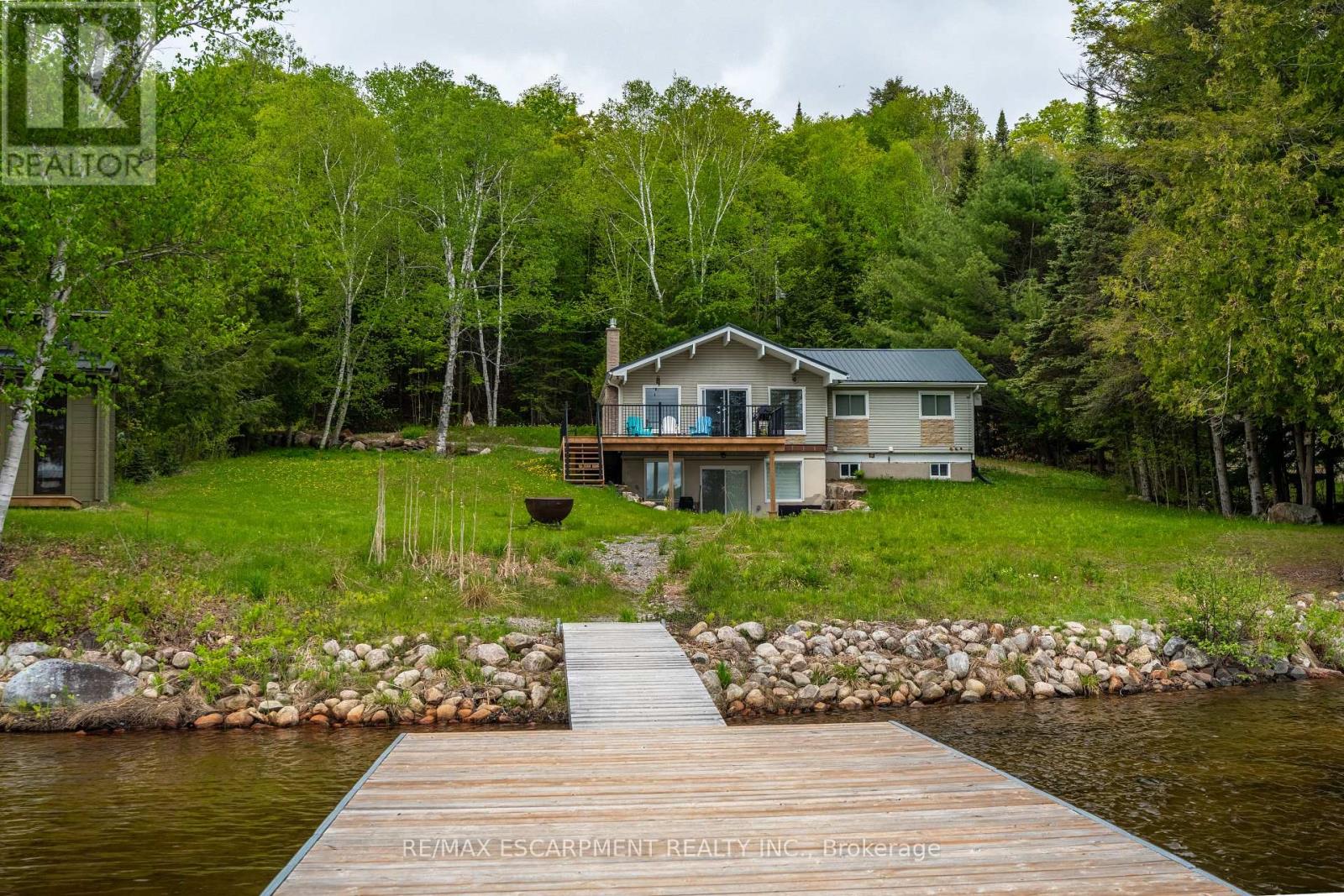 1056 INAWENDAWIN ROAD - 40