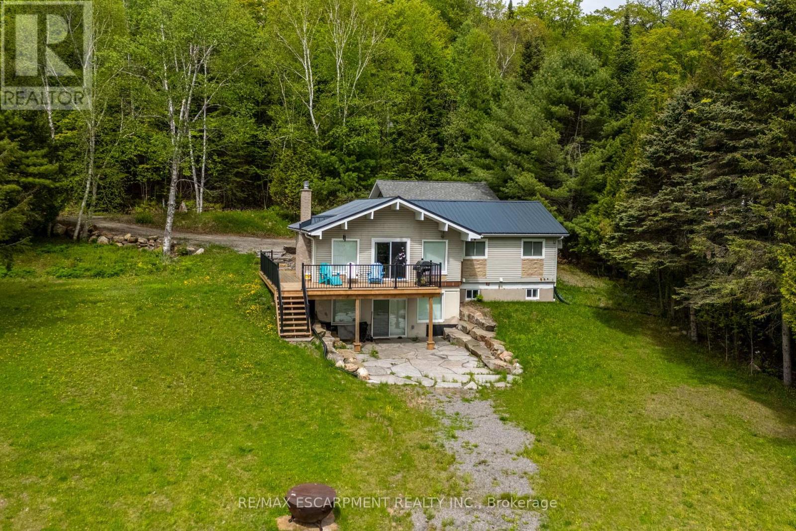 1056 INAWENDAWIN ROAD - 5
