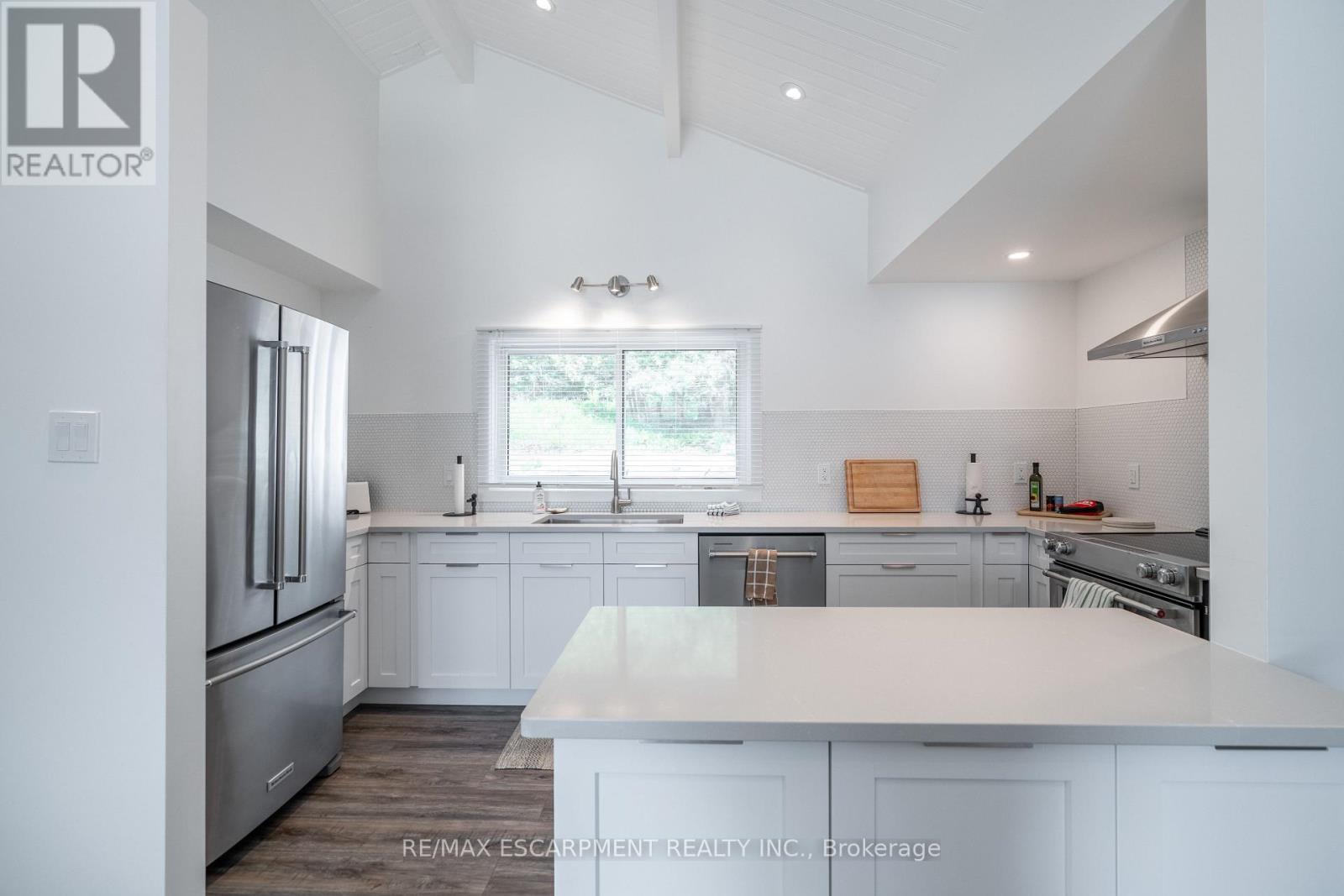 1056 INAWENDAWIN ROAD - 8