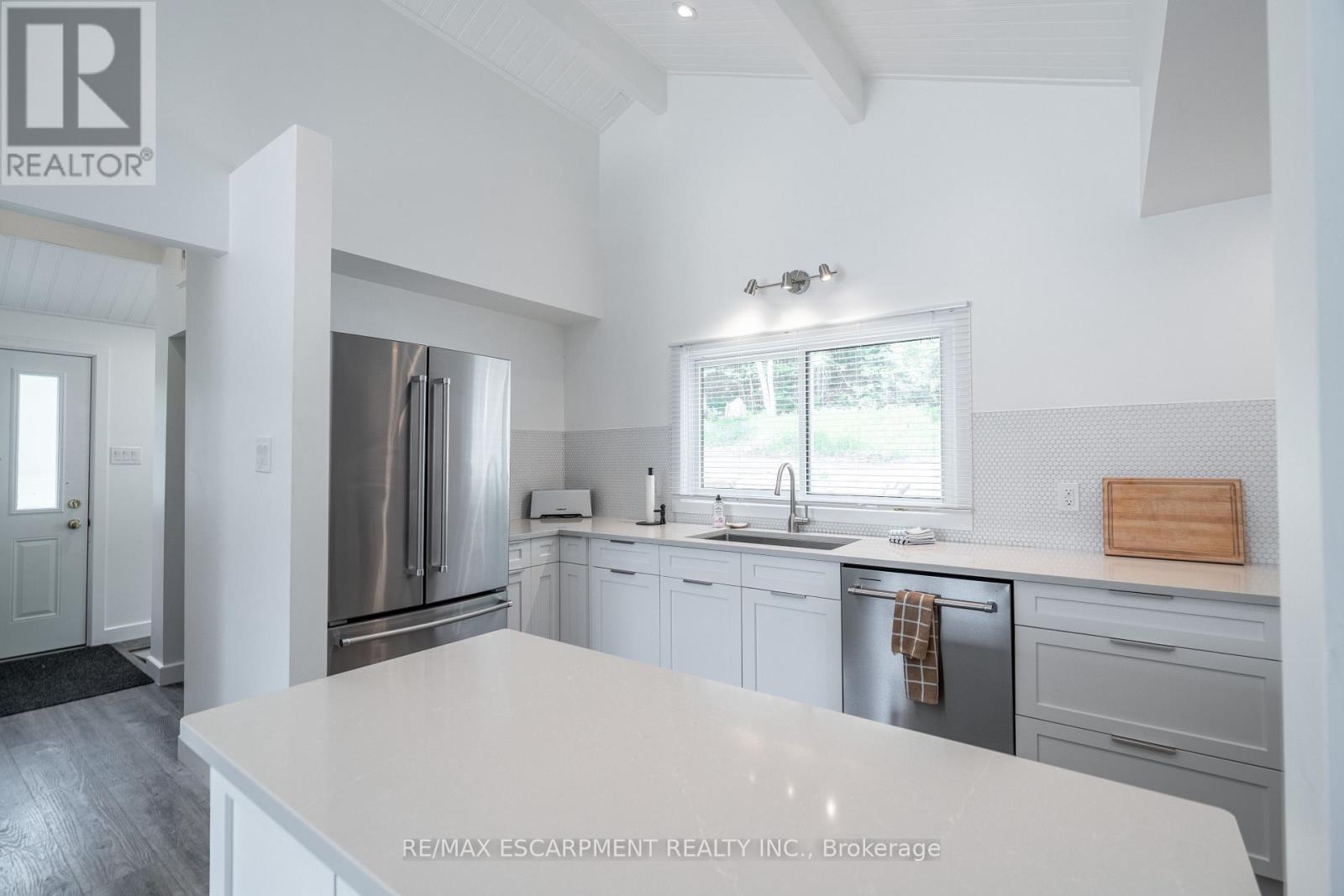 1056 INAWENDAWIN ROAD - 9