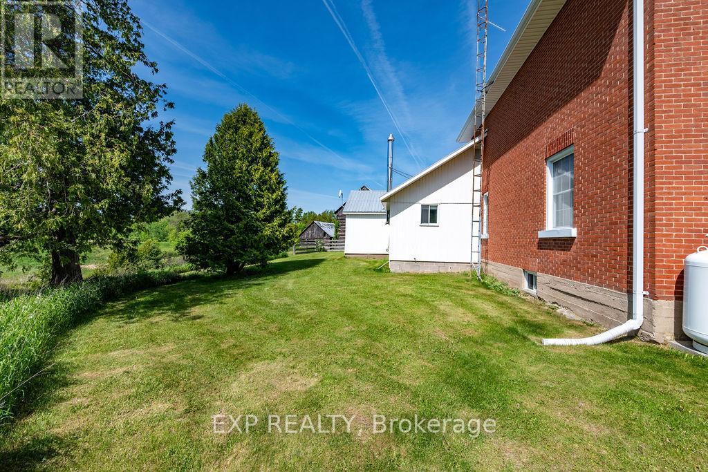 1382 LOCHWINNOCH ROAD - 47
