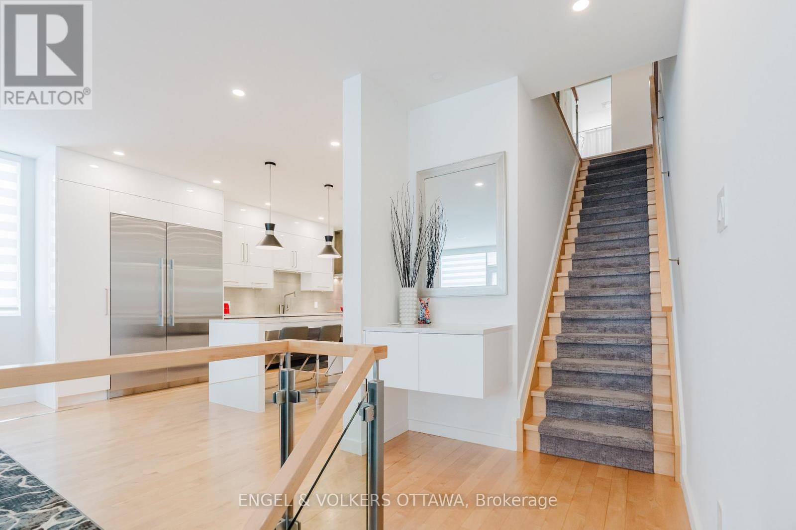 373 BERKLEY AVENUE - 25