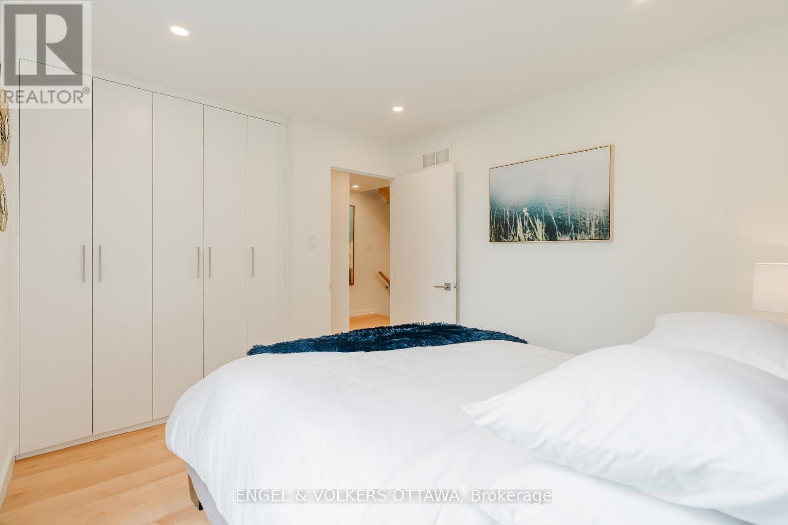 373 BERKLEY AVENUE - 40